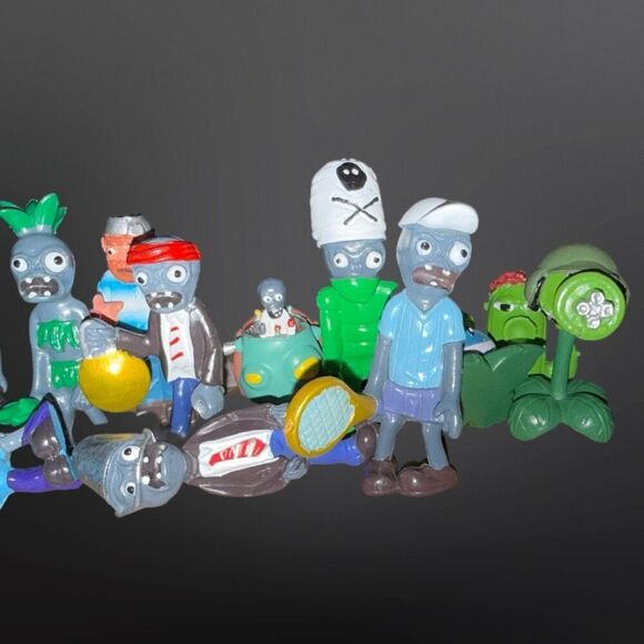 Planet Vs Zombies PVC Cake Toppers Figures B21 - Picture 5 of 6